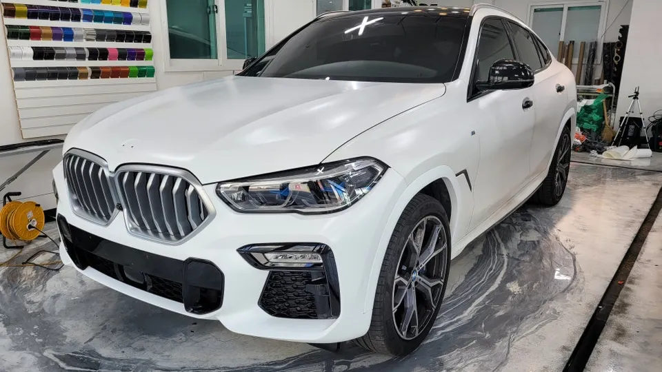 BMW X6のカーラッピング事例｜費用目安・仕上がり 施工写真 1-3
