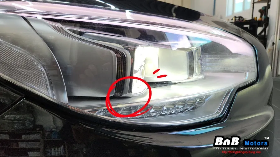 Kia K900 body repair - Kia K900 Headlight Repair Review — Restored Beam photo 3