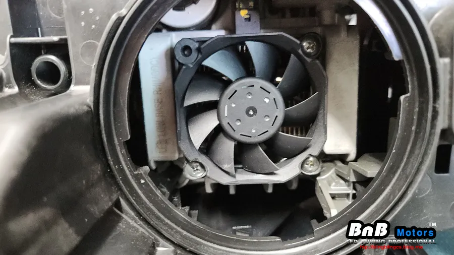 Kia K900 body repair - Kia K900 Headlight Repair Review — Restored Beam photo 5