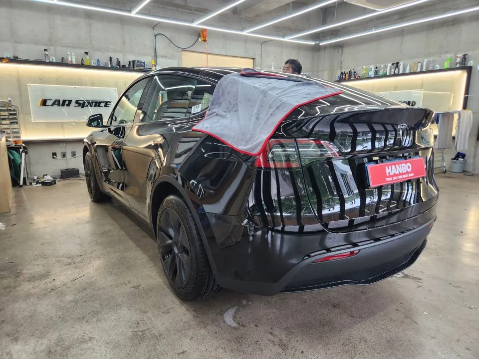 Tesla Model Y PPF施工事例|費用目安と仕上がり 施工写真 1-3