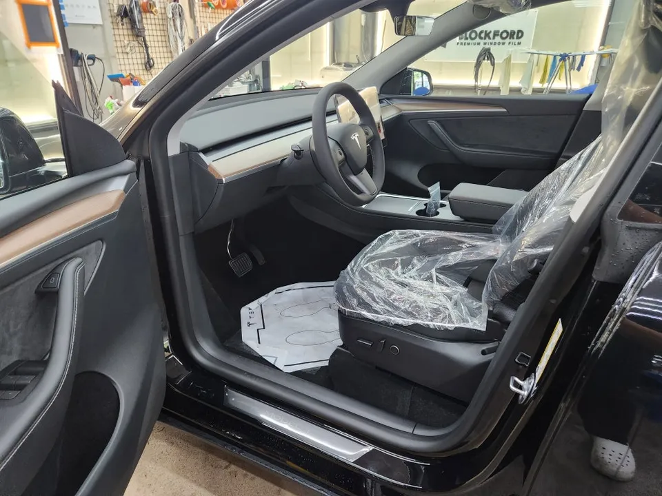 Tesla Model Y PPF施工事例|費用目安と仕上がり 施工写真 2-3