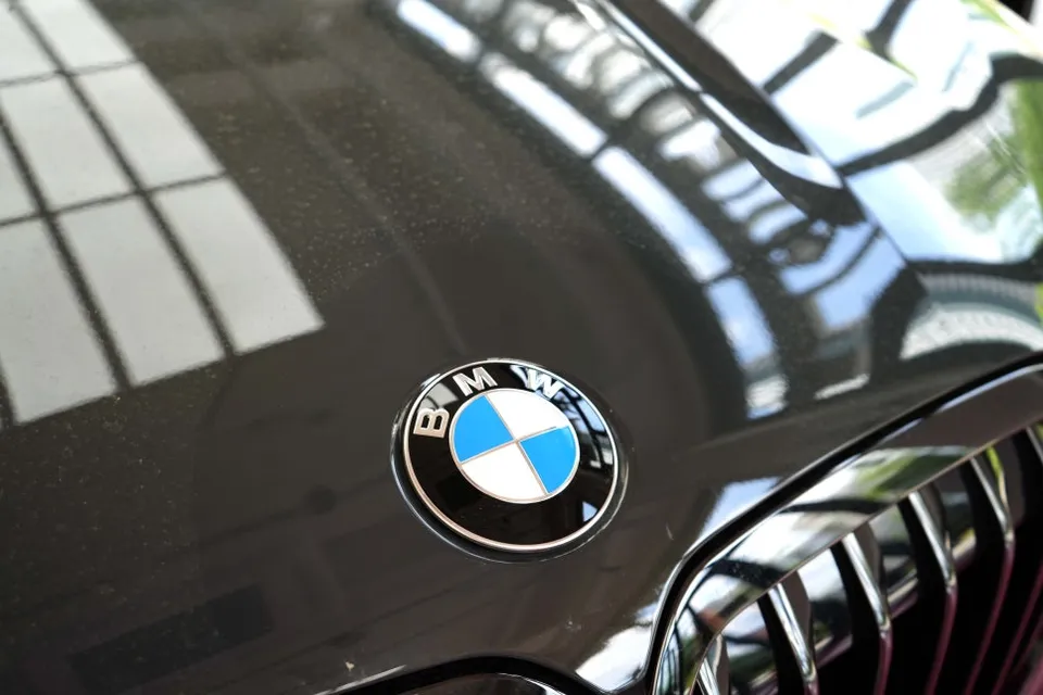 BMW X7のドライブレコーダー取付事例 施工写真 3-2