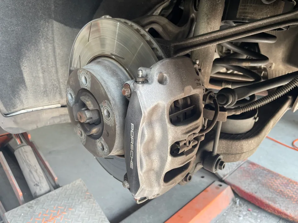Porsche Panamera caliper painting - Porsche Panamera Caliper Paint Review - Stunning Red Finish photo 5