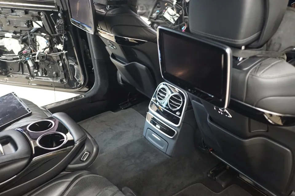 Mercedes-Benz S-Class W222 ambient lighting - Mercedes-Benz S-Class W222 Ambient Lighting Upgrade: 64 Colors photo 4