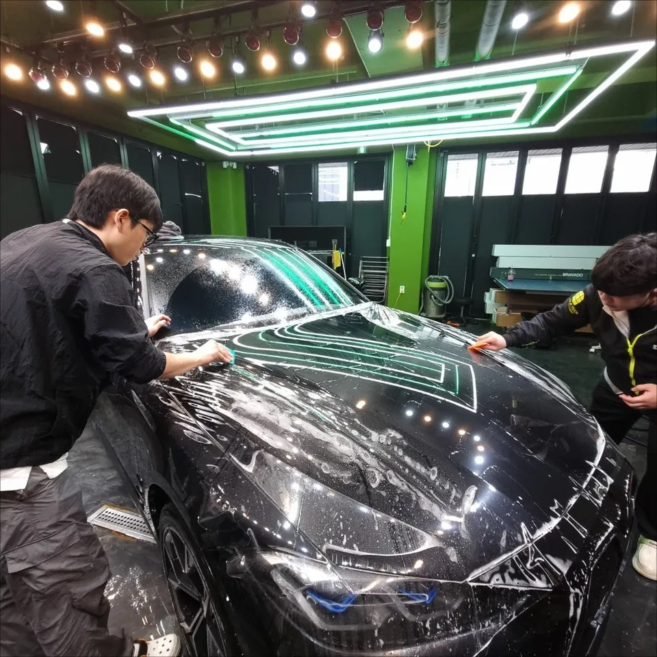 BMW i4 PPF施工事例｜飛び石傷から愛車を守る 施工写真 5-1