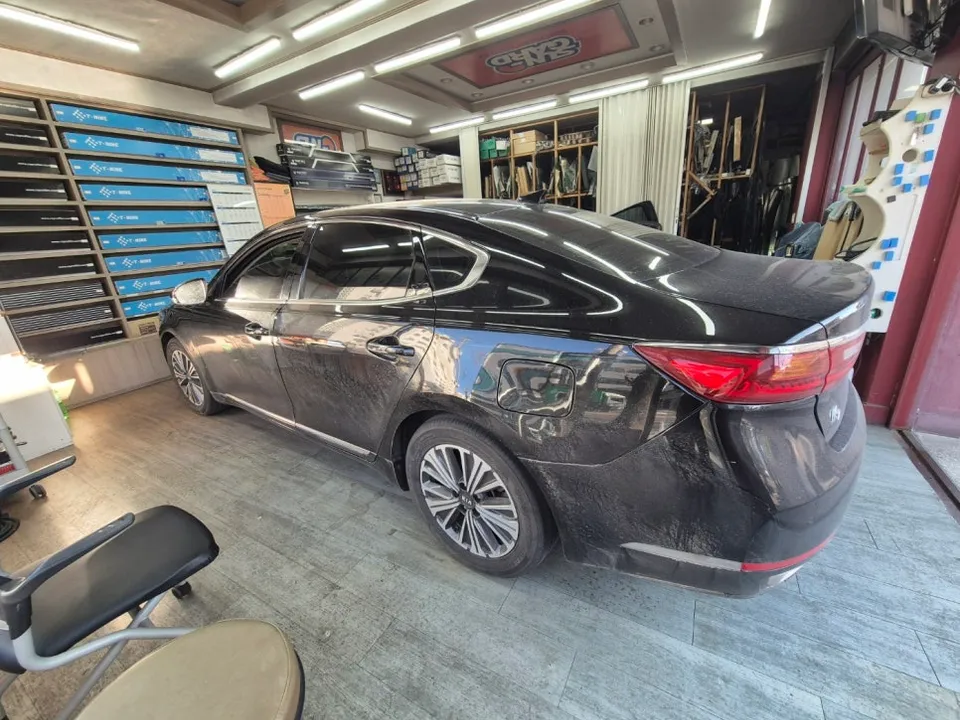 Kia K7のカーフィルム施工事例|費用目安と仕上がり 施工写真 2-1