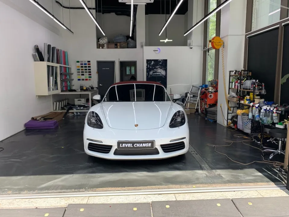 Porsche 기타 paint correction installation result