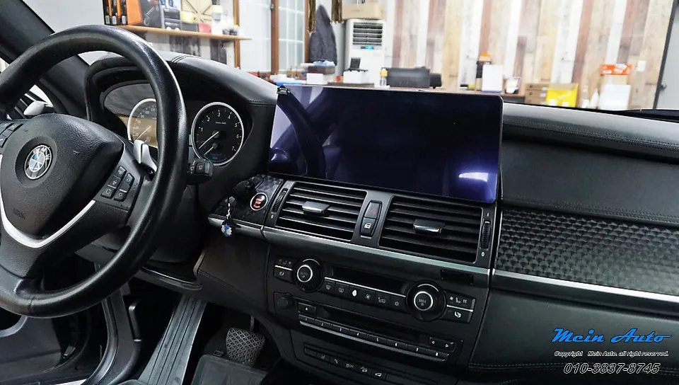 BMW X6のAndroid Auto・CarPlay取付事例 施工写真 2-1