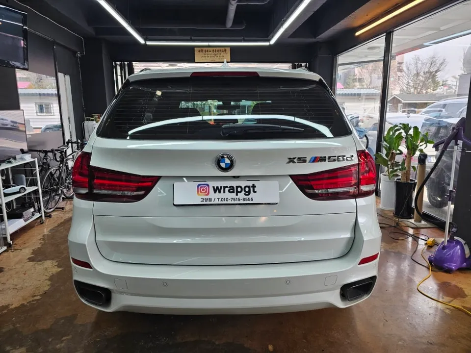 BMW X5のカーフィルム施工事例 施工写真 2-2