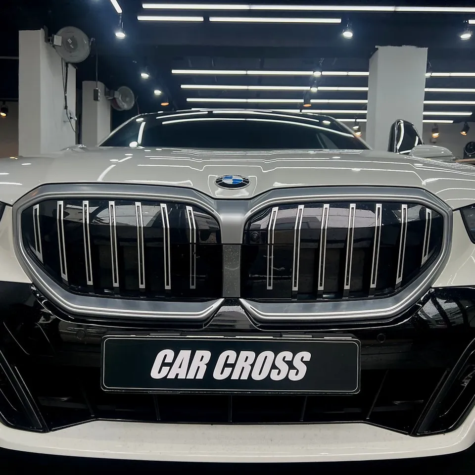 BMW 5 Series G30 カーラッピング事例:費用目安と仕上がり 施工写真 2-1