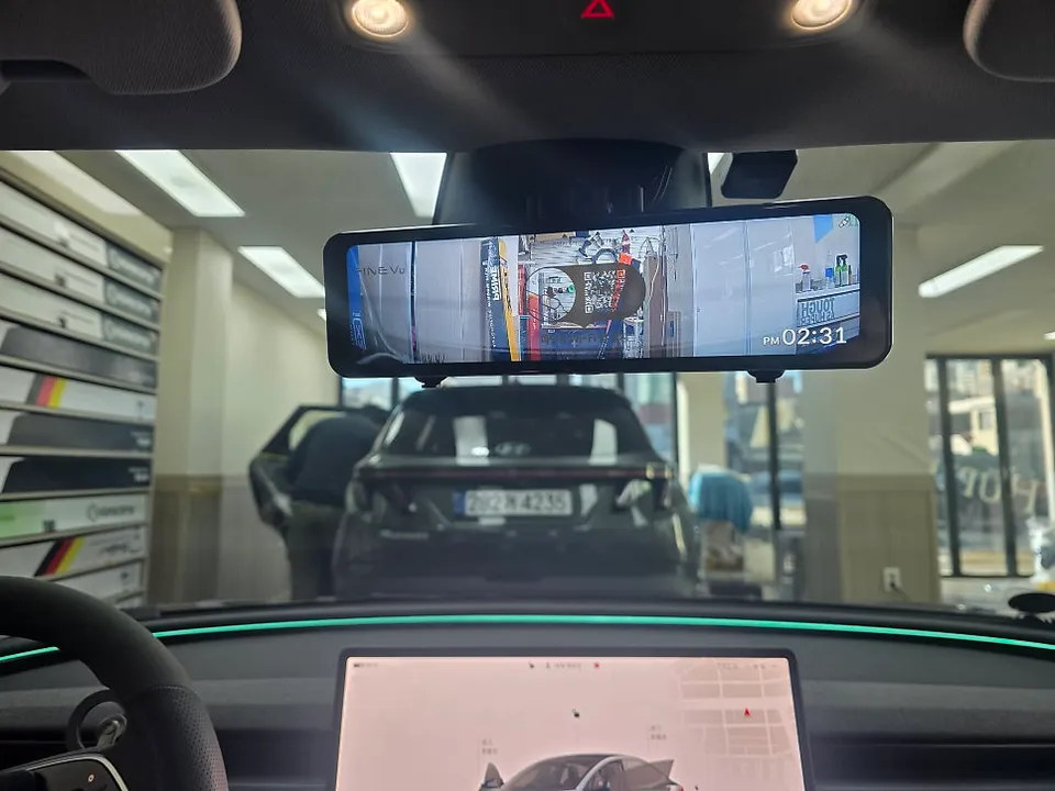 BMW X7のドライブレコーダー取付事例 施工写真 5