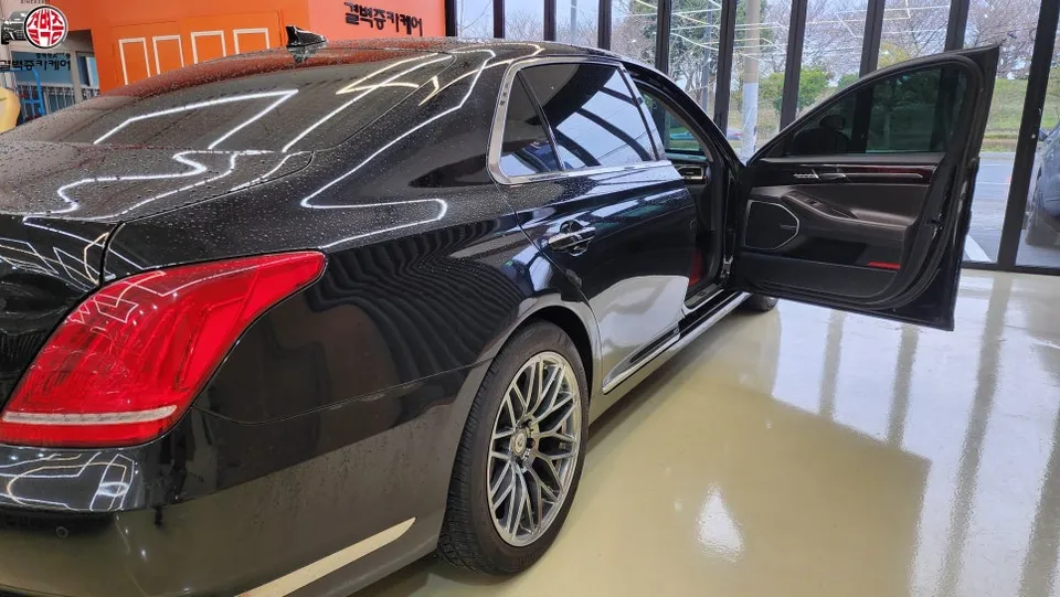 Genesis EQ900 interior customization installation result