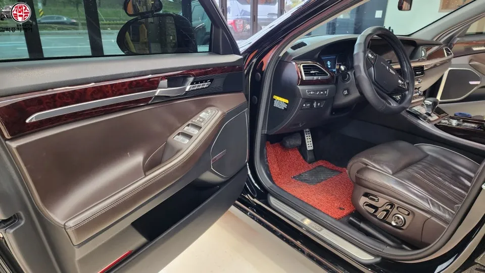 Genesis EQ900 interior customization - Genesis EQ900 Interior Customization Review — Comfort Upgrade photo 2