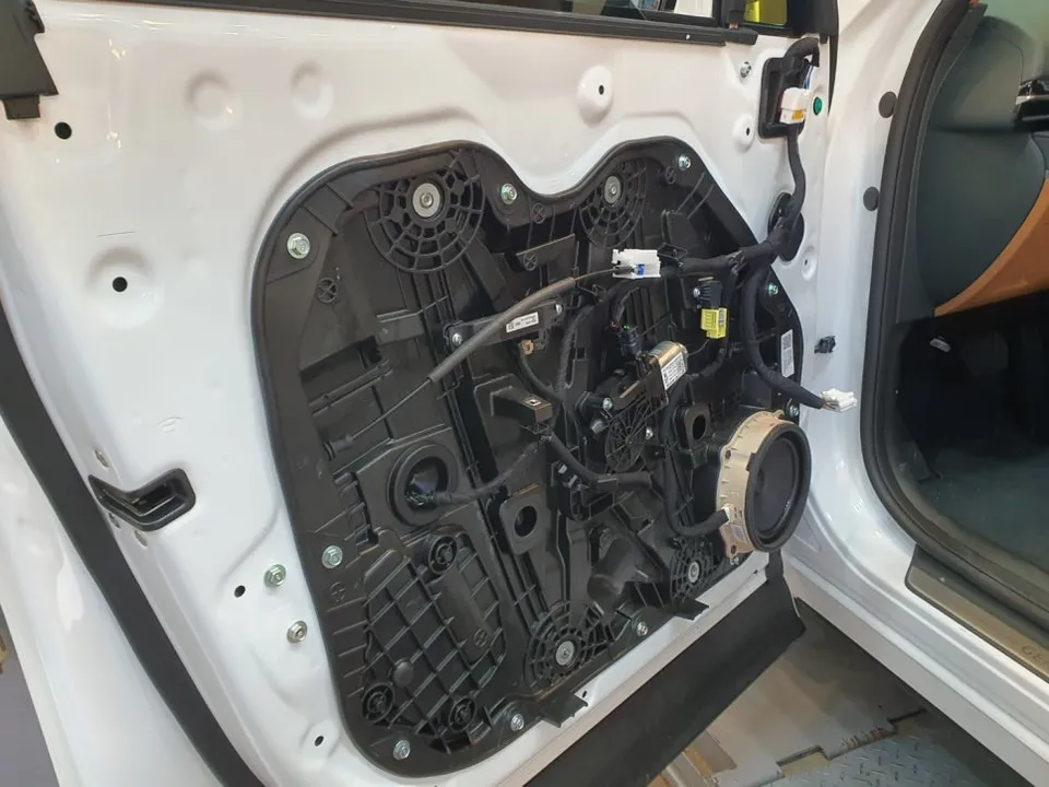 Genesis GV80 Coupe oem options - Genesis GV80 Coupe OEM Options Review — Soft Close Doors photo 5