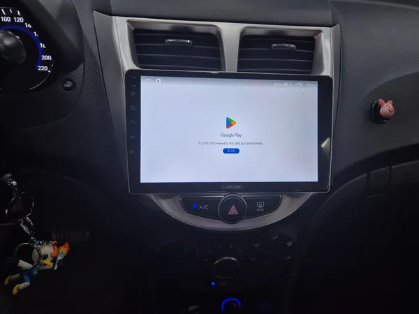 Hyundai AccentのAndroid Auto・CarPlay取付事例 施工写真 3-2