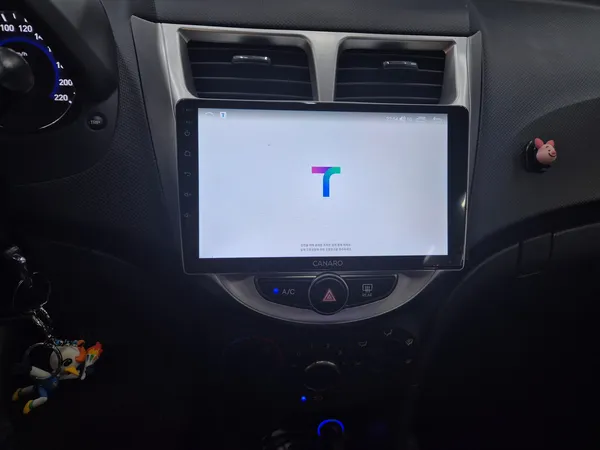 Hyundai AccentのAndroid Auto・CarPlay取付事例 施工写真 4-2
