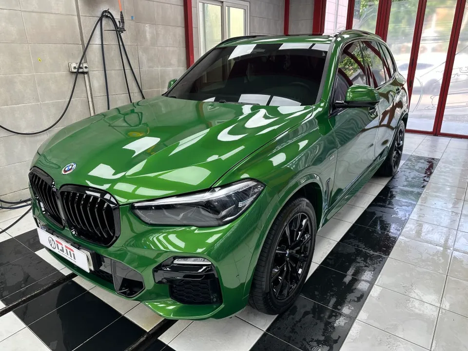 BMW X5 ppf - BMW X5 Paint Protection Film Review: Custom Color & Chrome Delete photo 3