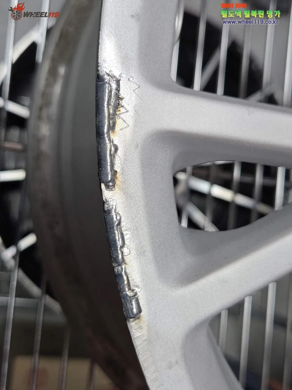 Volvo S60のホイールリペア・塗装事例 施工写真 4-2