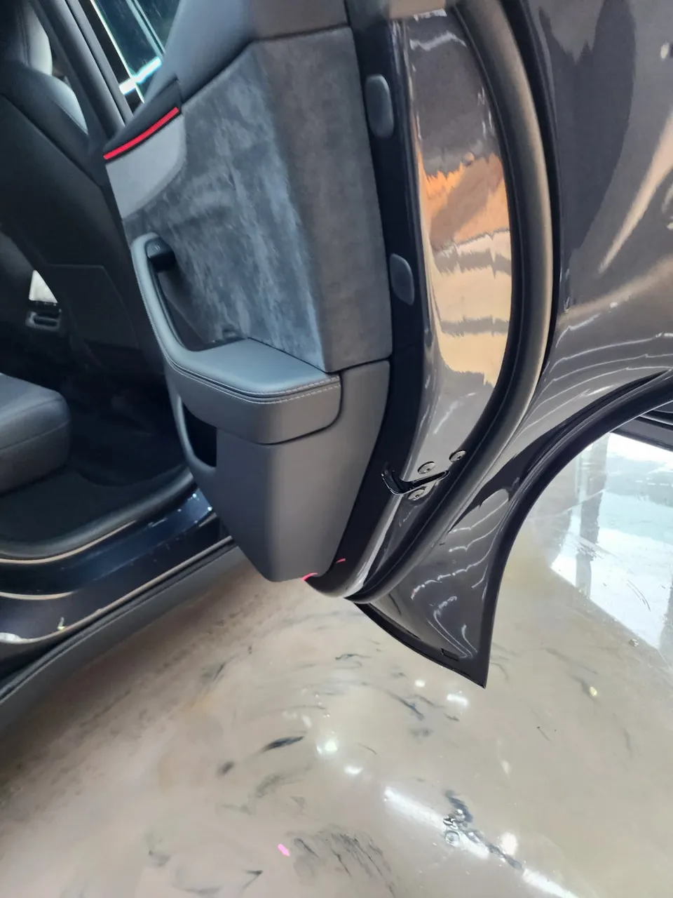 Tesla Model Y PPF施工事例｜費用目安・仕上がり 施工写真 2-3