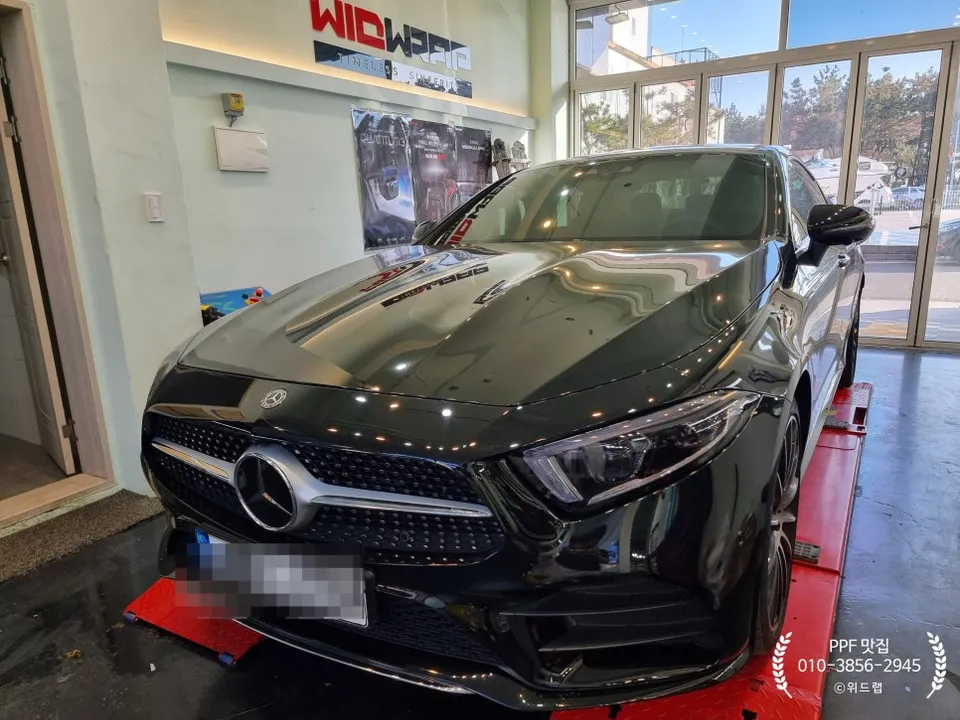 Mercedes-Benz CLSのヘッドライトPPF施工事例 施工写真 1-3