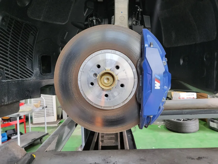 BMW XM wheel repair - BMW XM Wheel Repair & Painting Review — Enhanced Aesthetics photo 3