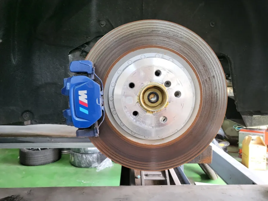 BMW XM wheel repair - BMW XM Wheel Repair & Painting Review — Enhanced Aesthetics photo 4