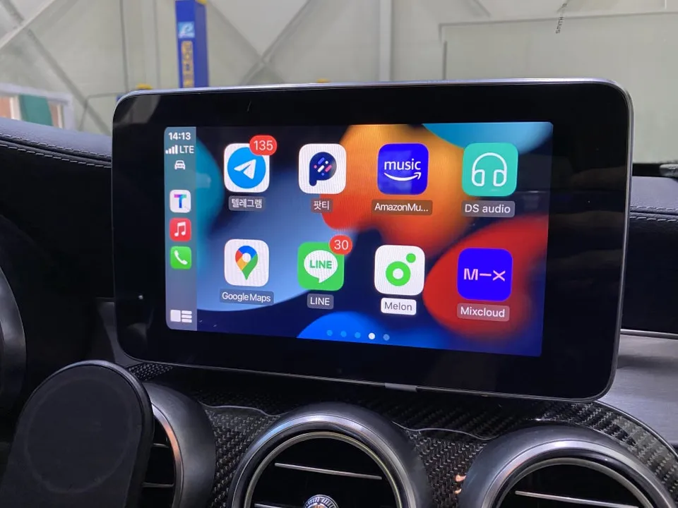 Mercedes-Benz C-Class W205のAndroid Auto・CarPlay取付事例 施工写真 3-1