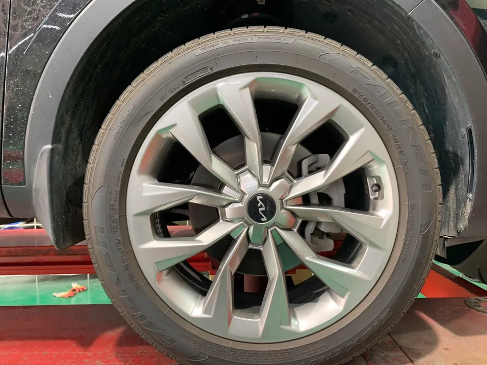 Kia Sorento MQ4 wheel repair - Kia Sorento MQ4 Wheel Repair & Painting Review photo 5