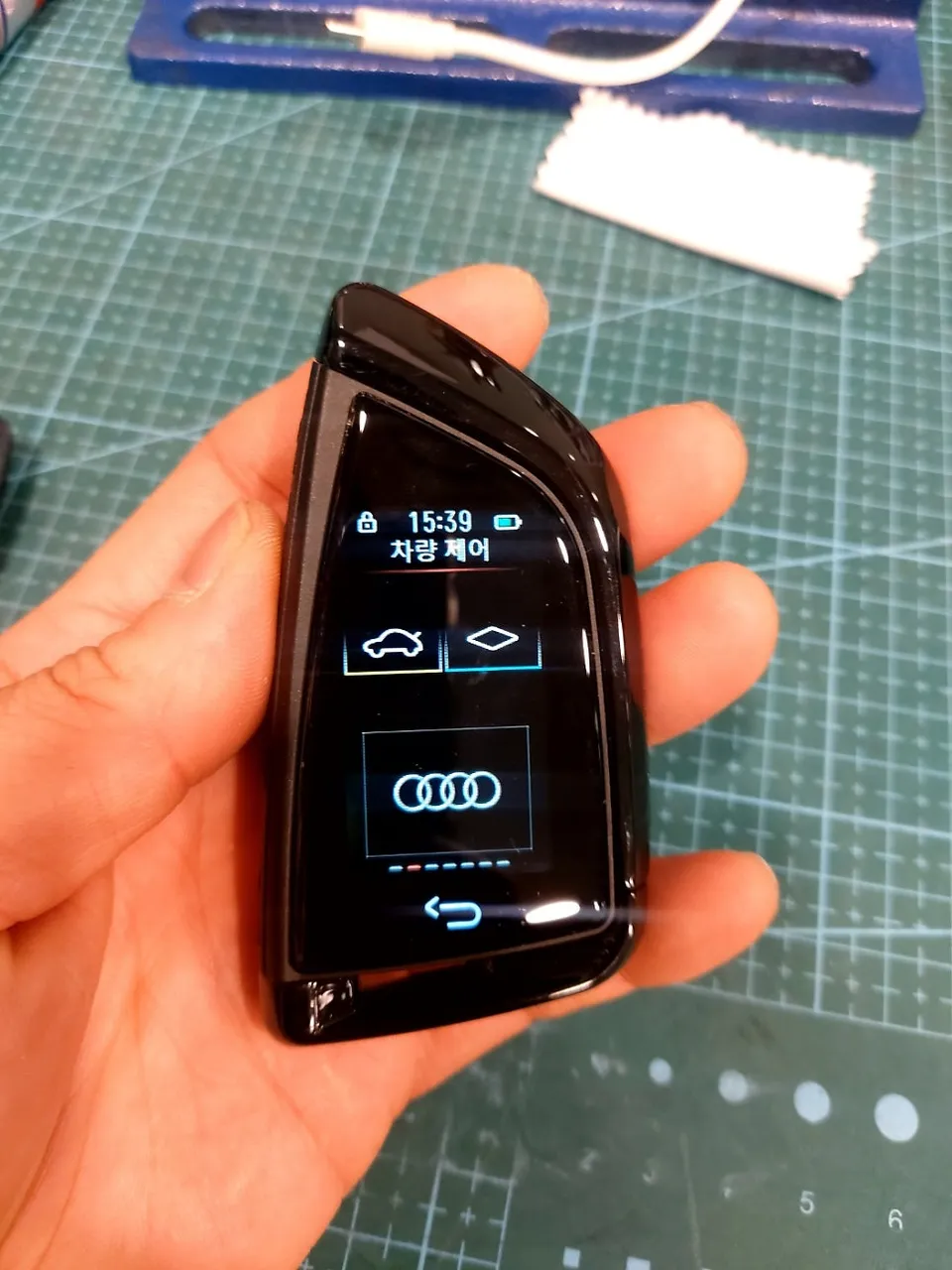 Audi A3 oem options - Audi A3 OEM Options Review: LCD Key Upgrade Cost photo 6