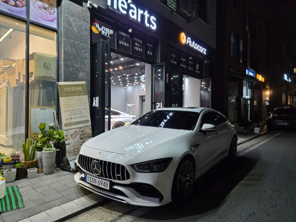 Mercedes-Benz EクラスのPPF施工事例｜費用目安と仕上がり 施工写真 1-2