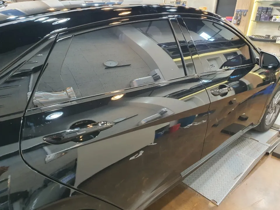 Hyundai Elantra CN7 oem options - Hyundai Elantra CN7 OEM Options Review: Glossy Black Trim photo 8