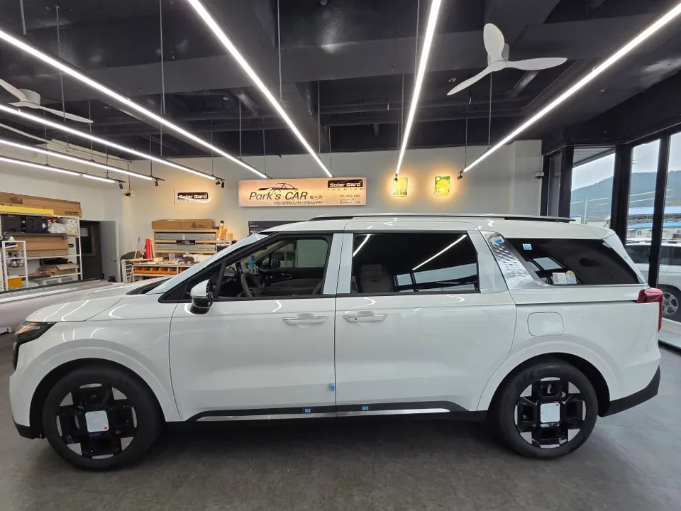 Kia Carnival Window Tinting Review — Enhanced Comfort & Style photo 2