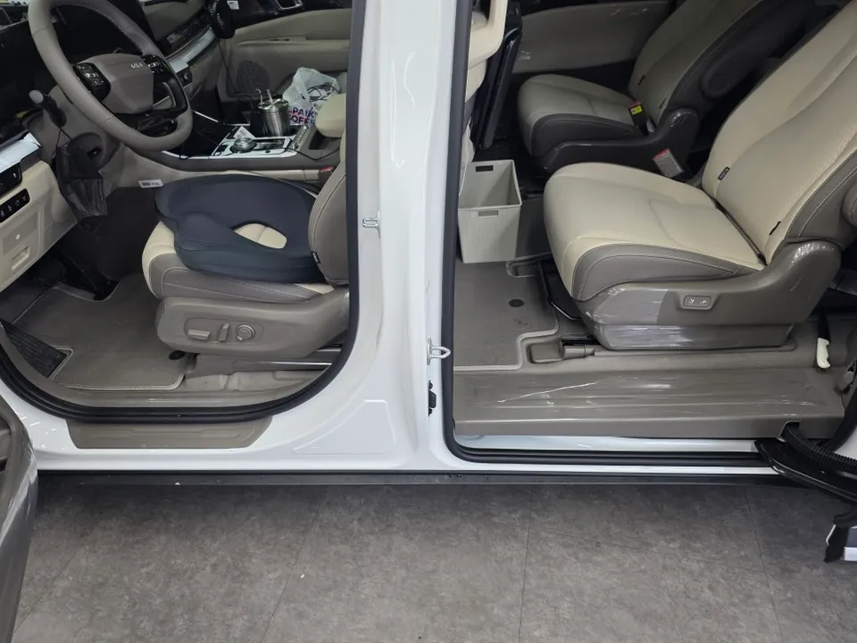 Kia Carnival window tinting - Kia Carnival Window Tinting Review — Enhanced Comfort & Style photo 4