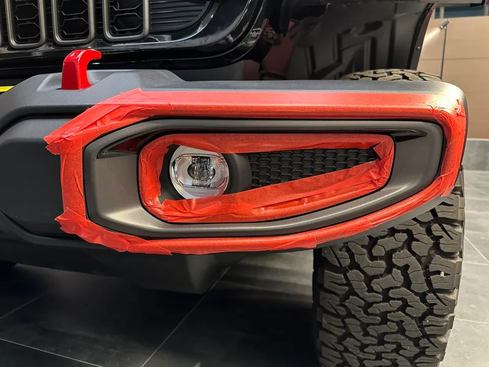 Jeep Wrangler Rubiconのカーラッピング事例:費用目安と仕上がり 施工写真 2-2