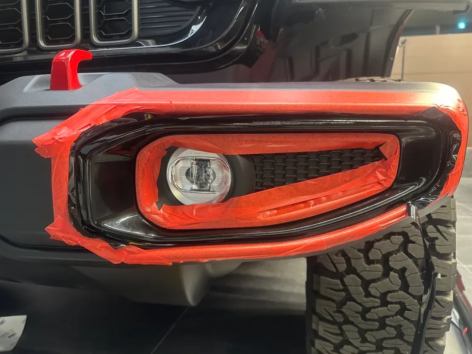 Jeep Wrangler Rubiconのカーラッピング事例:費用目安と仕上がり 施工写真 3-2