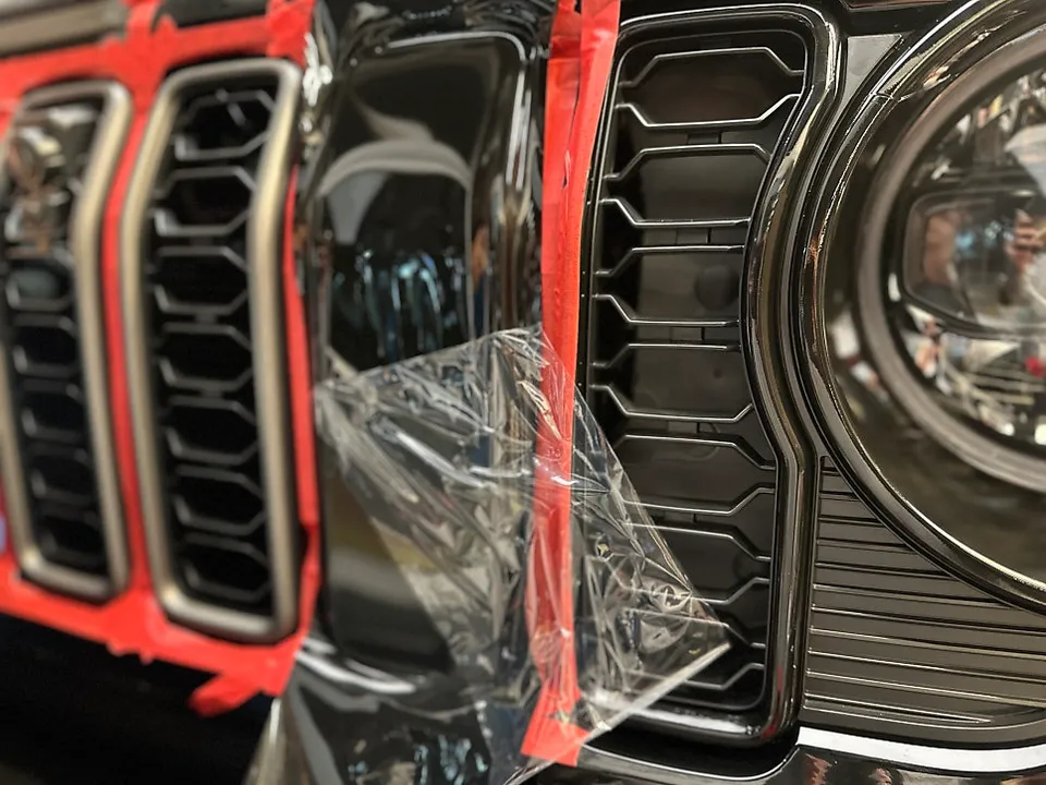 Jeep Wrangler Rubiconのカーラッピング事例:費用目安と仕上がり 施工写真 2-3