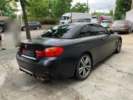 BMW 4 Series Convertibleのカーラッピング事例 施工写真 3-2