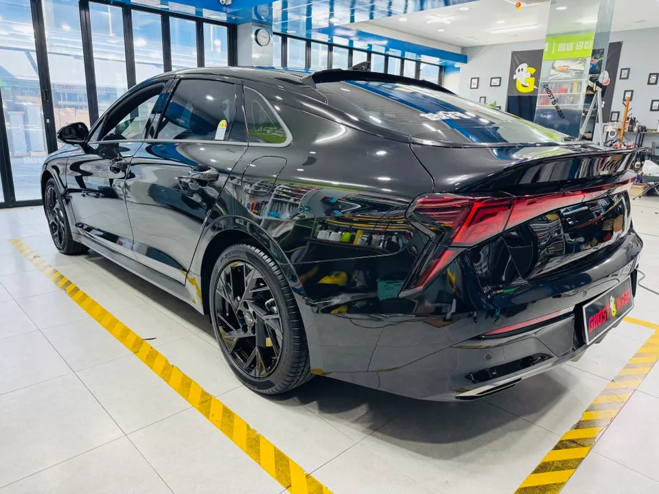 Kia K5のカーラッピング事例|費用目安・仕上がり 施工写真 1-3