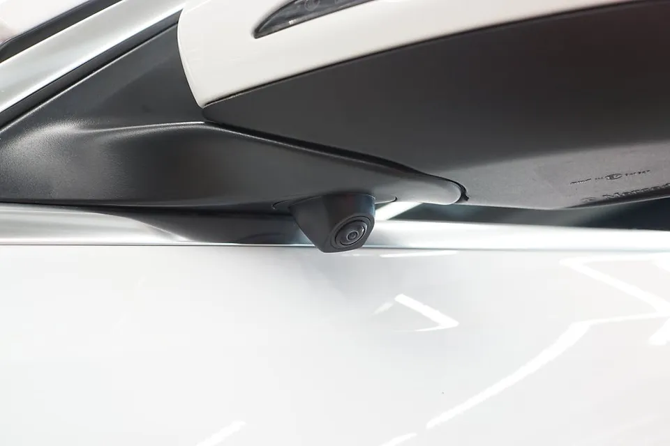 Mercedes-Benz GLB surround view camera - Mercedes-Benz GLB Surround View Camera Installation Review photo 3