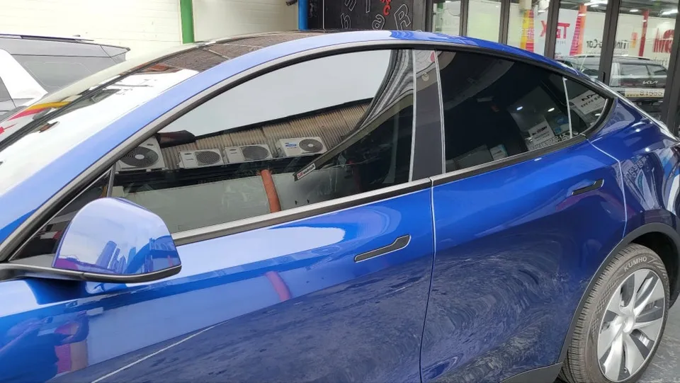 Tesla Model Yのカーフィルム施工事例｜費用目安・仕上がり 施工写真 3-1
