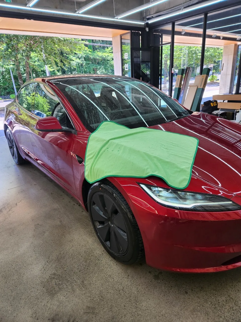 Tesla Model 3 PPF施工事例|費用目安と仕上がり 施工写真 1-3