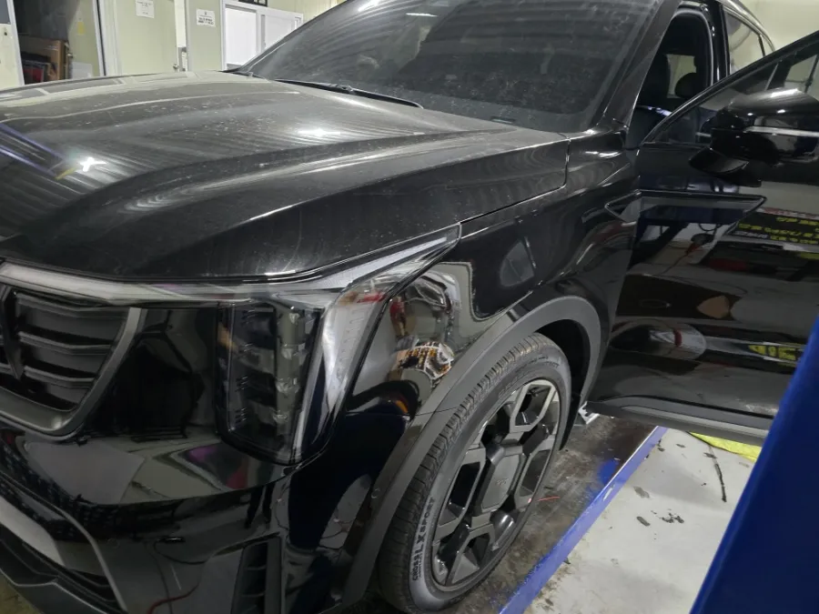 Kia Sorento MQ4 ambient lighting installation result