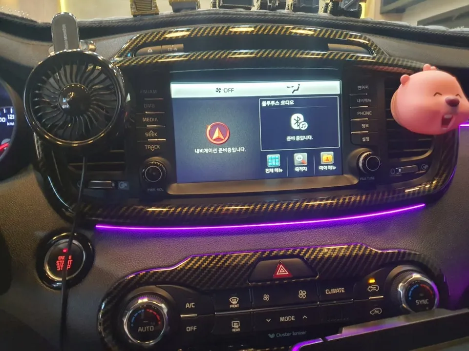Kia SorentoのAndroid Auto・CarPlay取付事例 施工写真 2