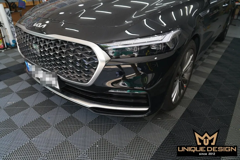 Kia K900 vinyl wrap - Kia K900 Vinyl Wrap Review: Chrome Delete for a Sleek Look photo 4