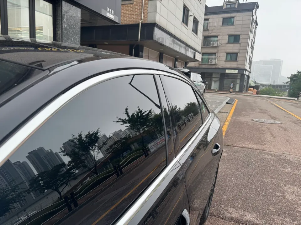 Audi A6のカーラッピング事例｜クロームパーツのブラックアウト 施工写真 3-1