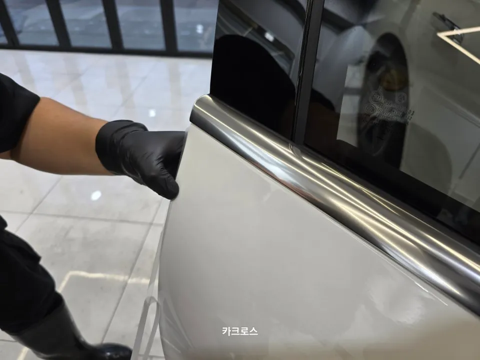 Mercedes-Benz Eクラス PPF施工事例｜費用目安と仕上がり 施工写真 2-3