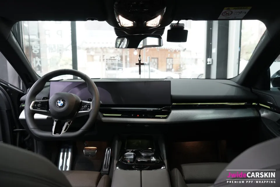 BMW 5 Series G60 ppf - BMW 5 Series PPF Review: Protecting Your G60 Interior photo 4