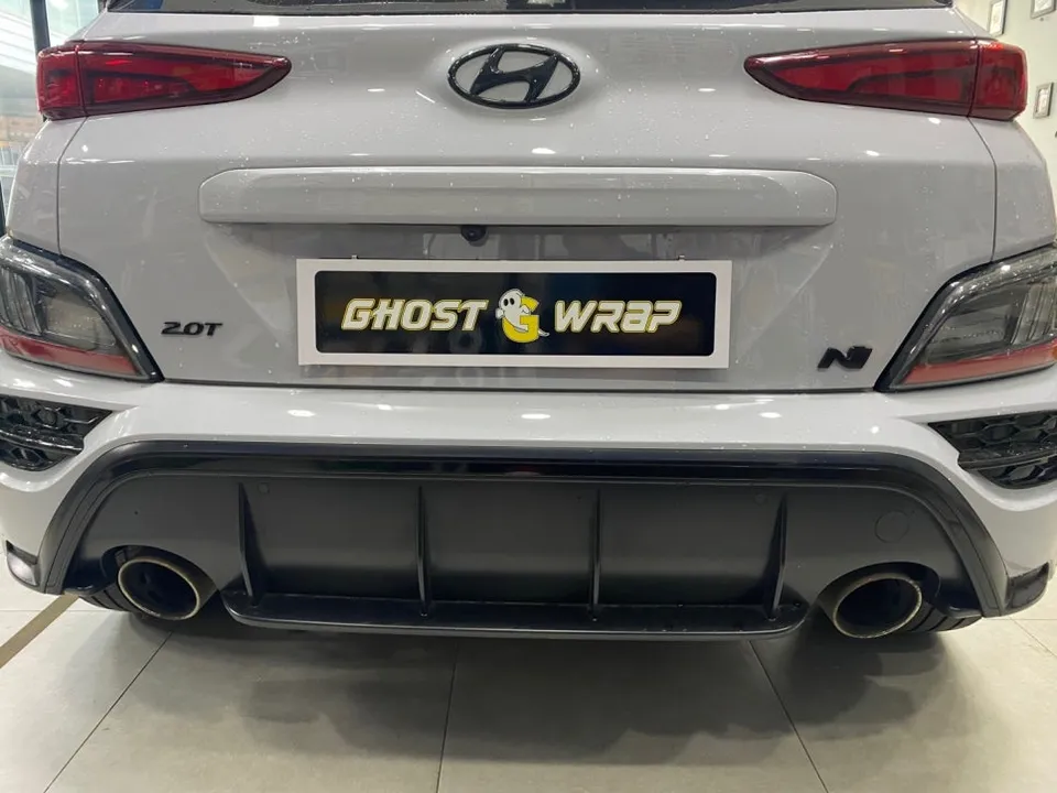 Hyundai Konaのカーラッピング事例｜蛍光グリーンへの大胆チェンジ 施工写真 1-3