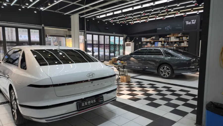 Hyundai Grandeur GN7のカーフィルム施工事例|費用目安・仕上がり 施工写真 4-1