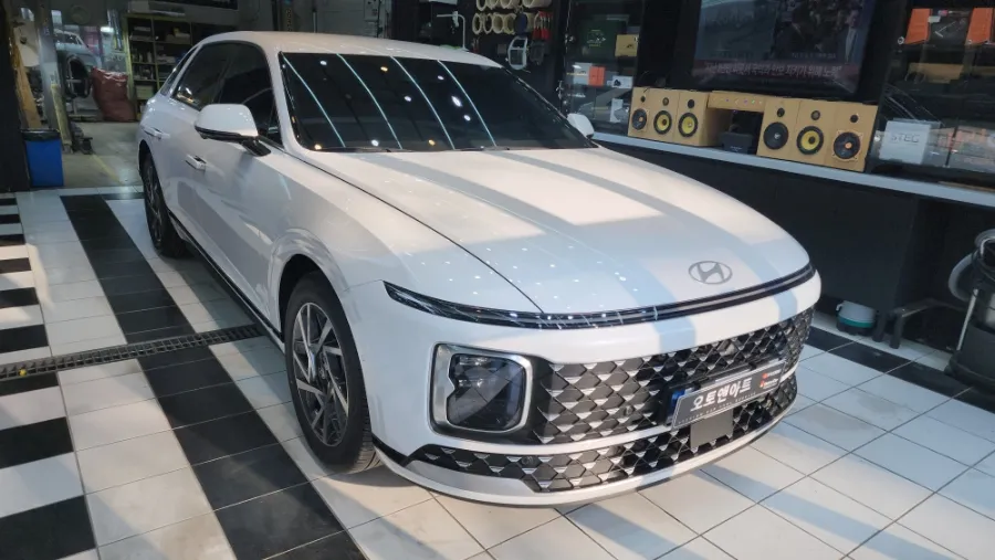 Hyundai Grandeur GN7のカーフィルム施工事例|費用目安・仕上がり 施工写真 4-2